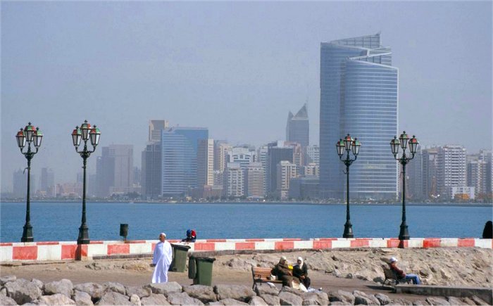 Abu Dhabi vom Break-Water-Island aus gesehen (Bild 2)