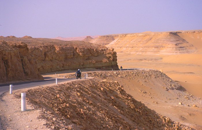 Abstieg nach Bordj Omar Driss