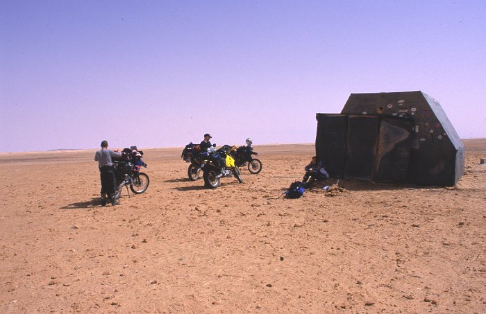 Die Navigation stimmt, wir erreichen die "Blechhütte 3"