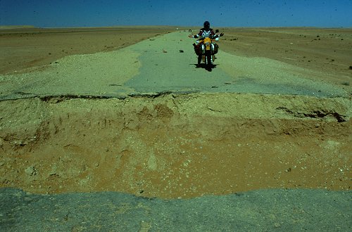 Zwischen Darj und Ghadames, Abgründe tun sich auf