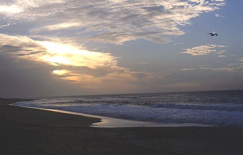 Sonnenuntergang am Strand von El Ouatia.