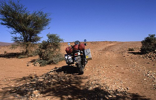 Rast auf der alten Piste von Assa nach Foum El Hassane.