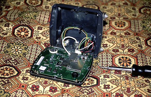 Die Plastikhalterungen der Platine im GPS hat es abvibriert :-(