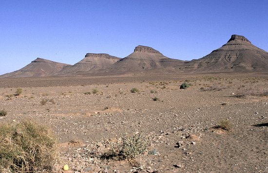 Charakteristische Bergformationen kurz vor dem Dra-Tal