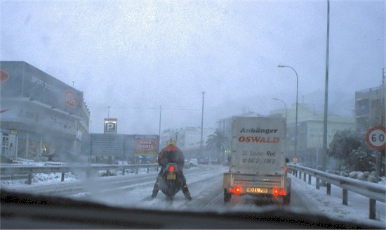 Schneechaos an der spanisch/französischen Grenze