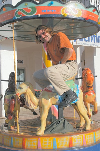 Schon mal üben, wie man auf einem Kamel sitzt ;-)