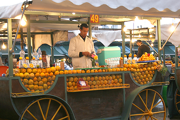 Leckerer frisch gepresster Orangensaft