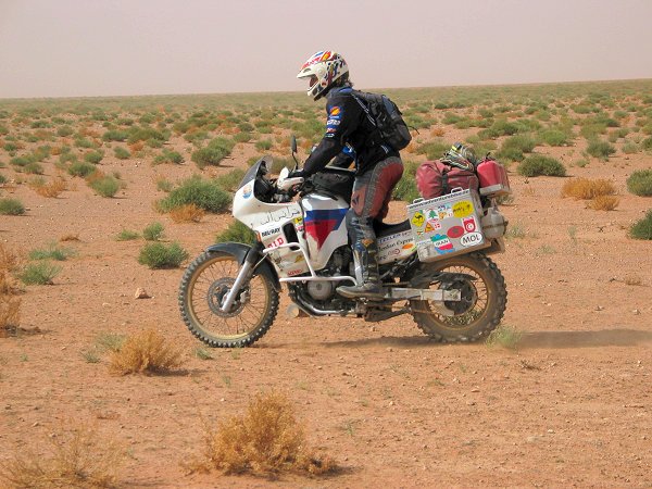 Carlo auf seiner Transalp