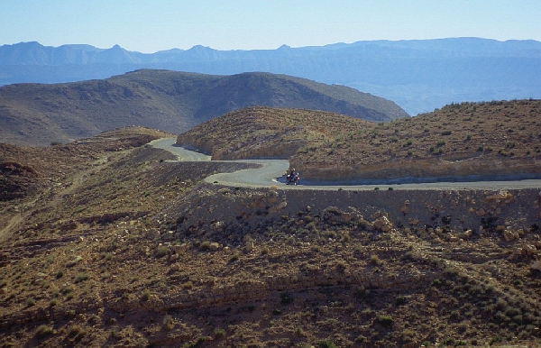 Auffahrt zum Jebel Biada