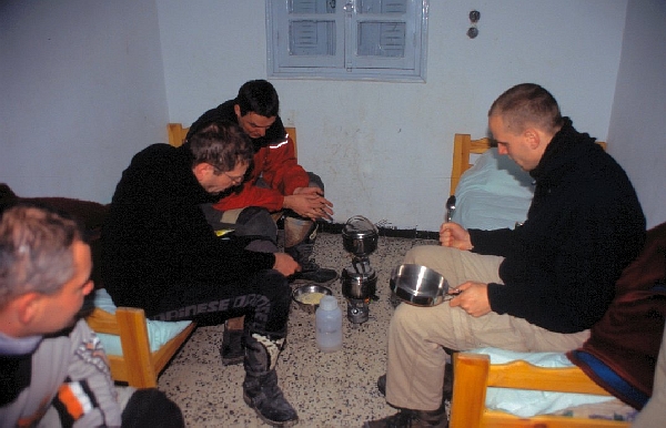 Kochen in der Jugendherberge von Rades