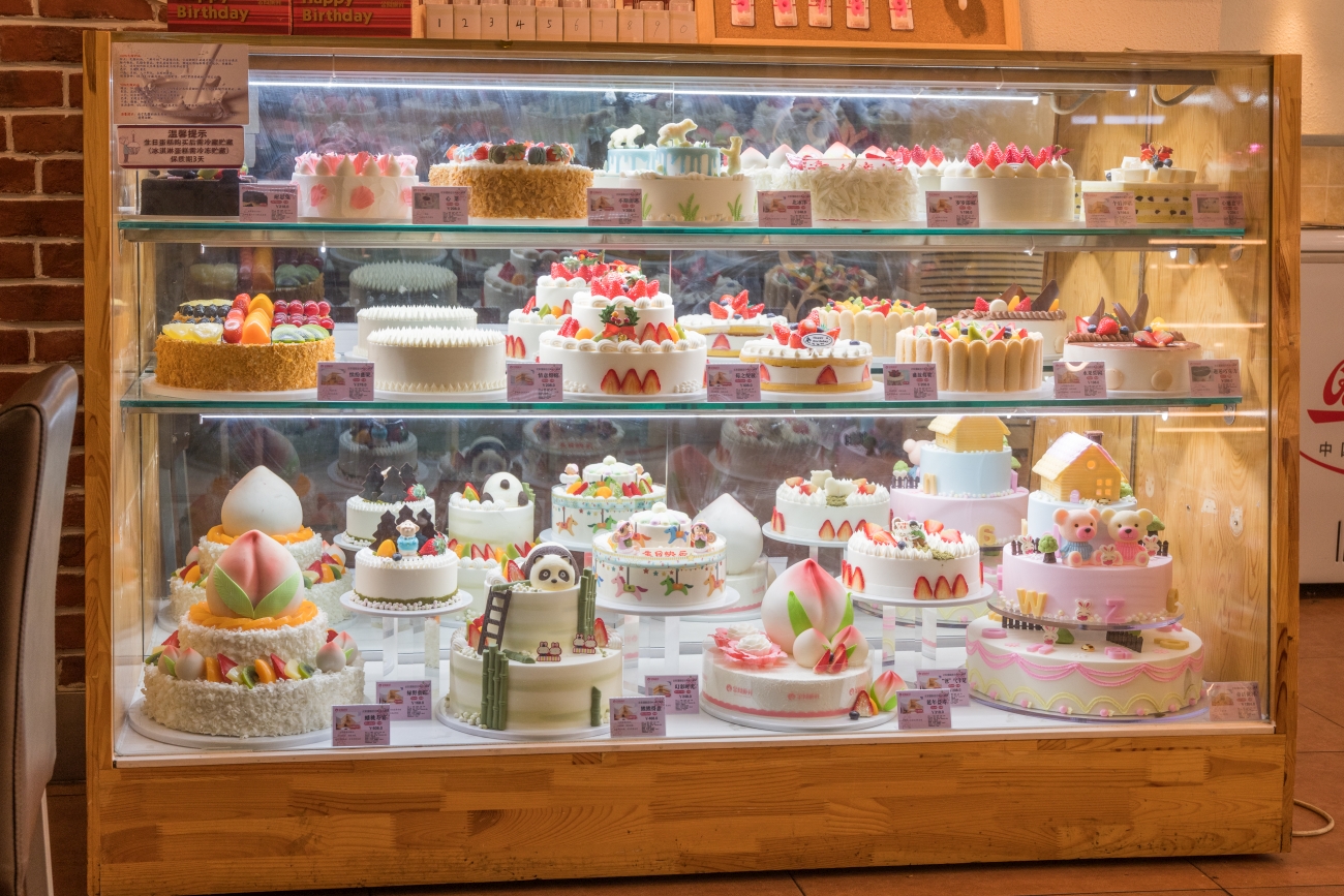 Auslage in unserer Frühstücksbäckerei in Peking