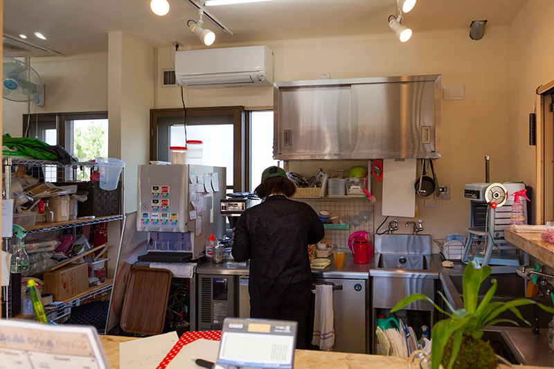 Die Milch für den Cappuccino wird von Hand aufgeschlagen!