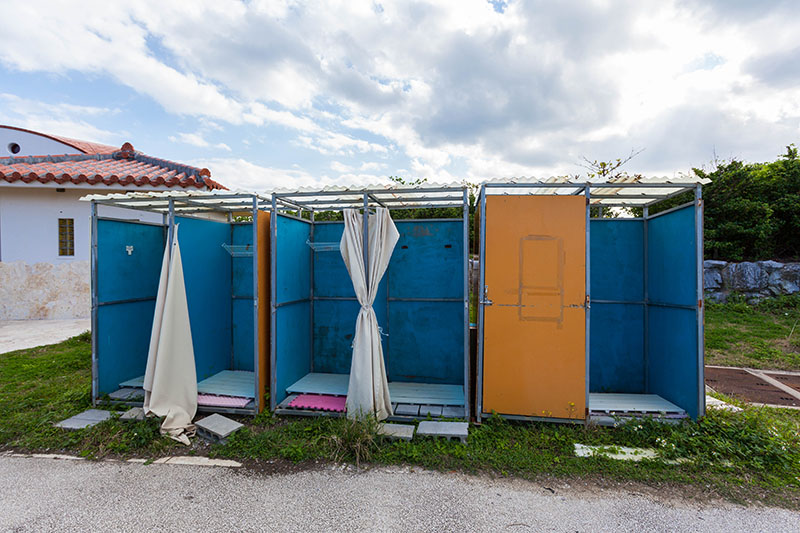 Die Umkleidekabinen machen auch nicht mehr den besten Eindruck