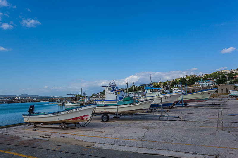Fischerboote auf dem Trockenen