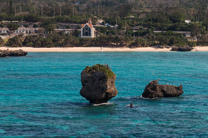 Erodierte Felsen im Wasser