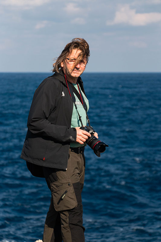 Mensch Junge, geh mal zum Friseur ;-)