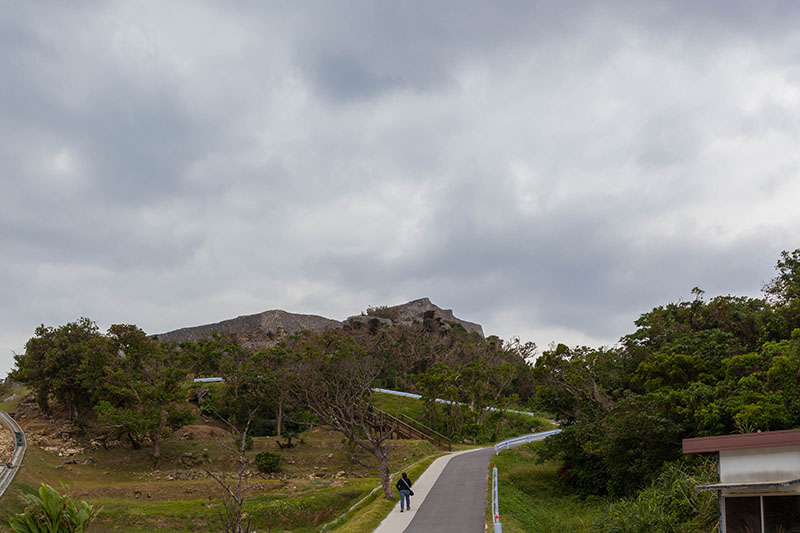 Steiler Weg zur Festung hinauf