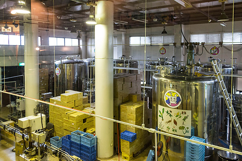 ... und hier abgefüllt. Angeblich nur für den Export, die Einheimischen würden das Zeug nicht trinken