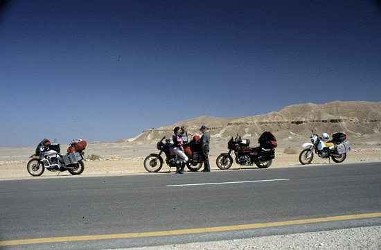 Zufall: Mitten im Negev treffen wir Bekannte aus Karlsruhe