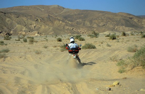 Fahrversuche im Sand