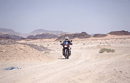Sandpiste zwischen Wadi Rum und Wadi Disi 