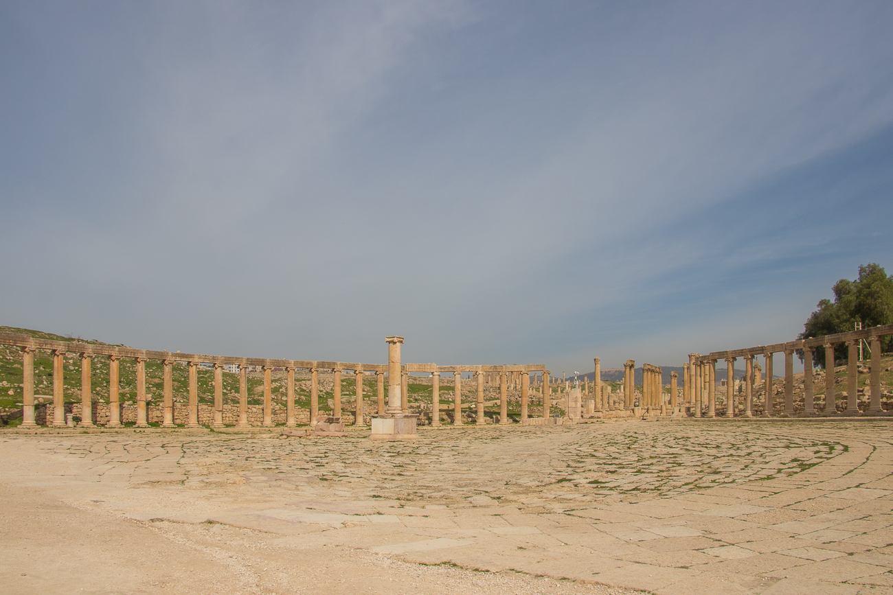 Das ovale Forum in Jerash. Hier fand das gesamte gesellschaftliche und politische Geschehen statt