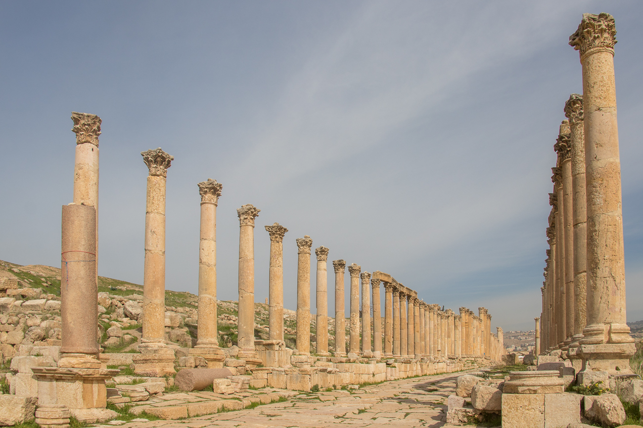 Zuvor besuchen wir das Qasr Al Kharaneh 