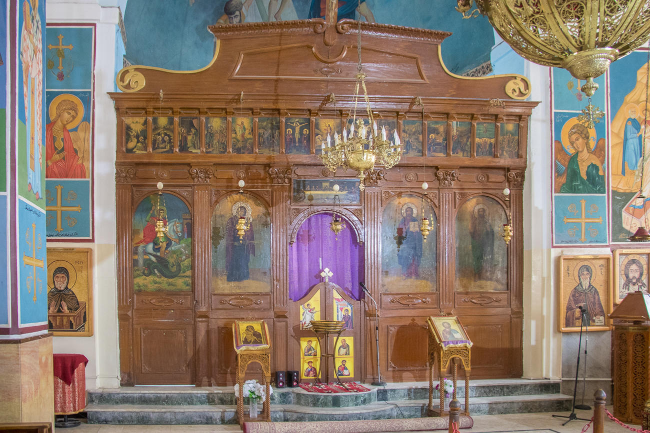 Im Inneren der St. Georgs Kirche ... 