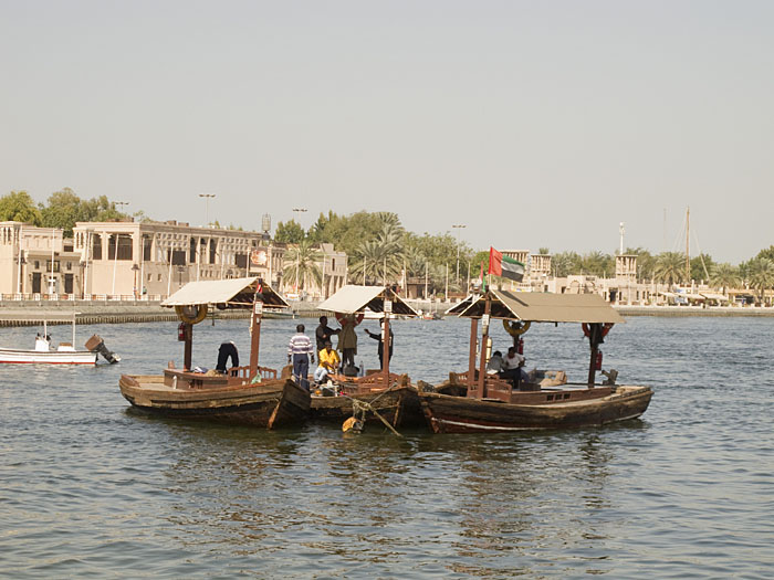 Mit dem Abra über den Dubai Creek