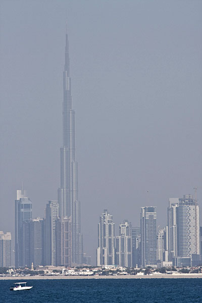 Der Burj Khalifa, mit 828 m das derzeit höchste Gebäude der Welt