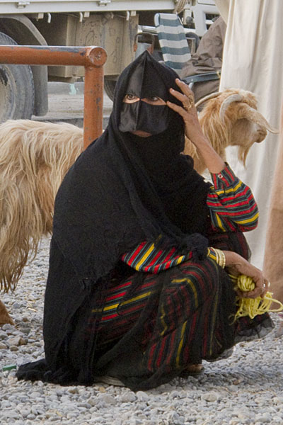 Frau mit traditioneller Tracht