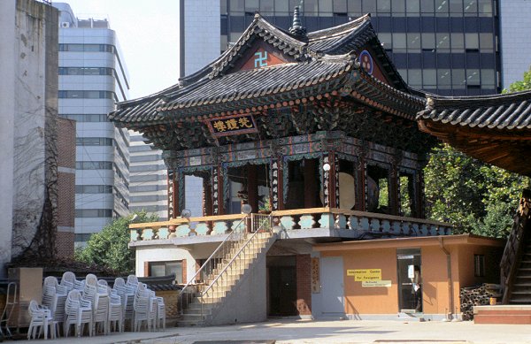 Pavillon mit Zeremonie-Trommeln