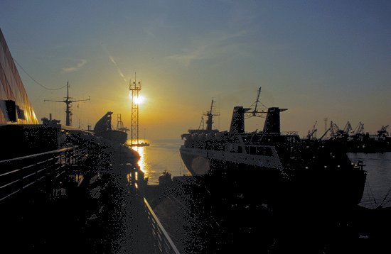 Abfahrt im Hafen von Ancona