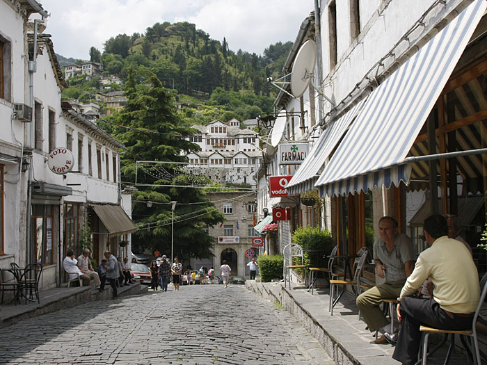 Ein der Straßen in Gjirokastra