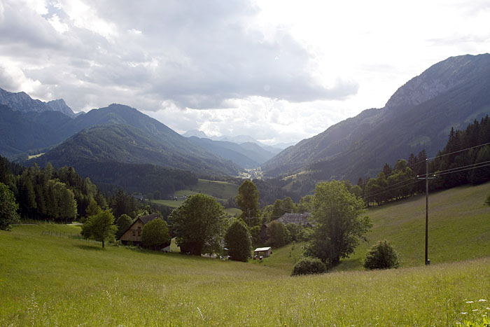Die dunklen Wolken bleiben uns treu 