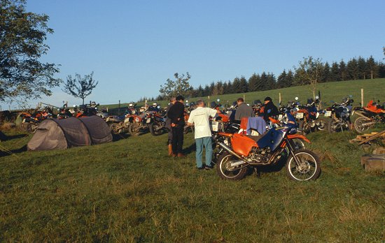 Abends wieder Benzingespräche