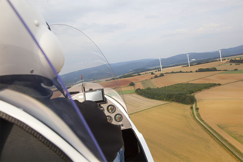 ... steuern wir auf die Windräder zu