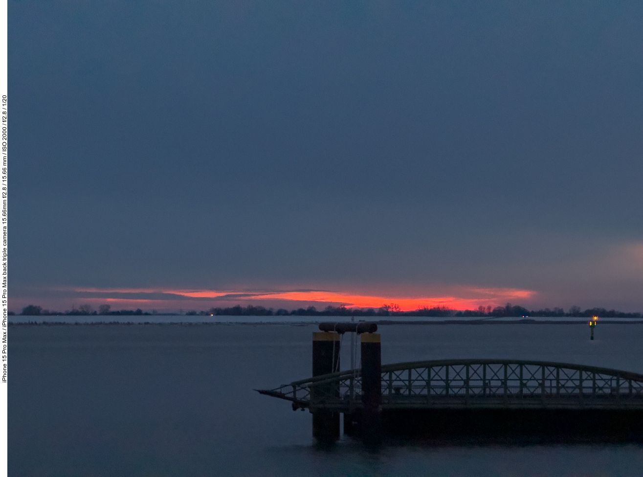 Landungsbrücke mit Sonnenuntergang