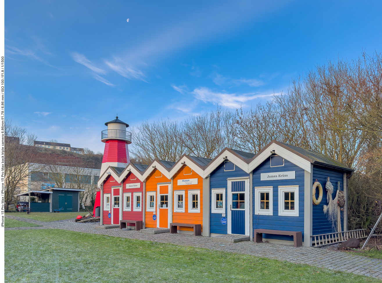 Am Museum Helgoland gibt es neben vielen Ausstellungen, auch seit dem Jahr 2006 eine Erweiterung durch einen Museumshof mit kleinen Hummerbuden zu unterschiedlichen Themen und einem Holz-Leuchtturm