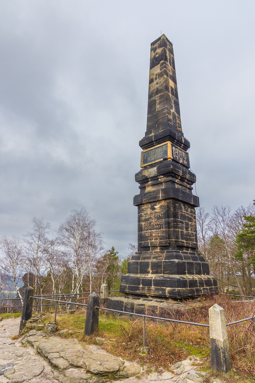 Obelisk auf dem Lilienstein