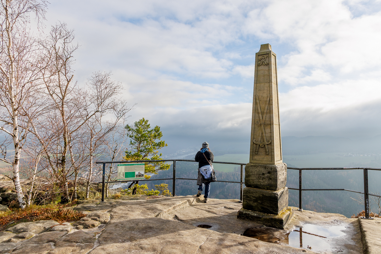 Obelisk von August dem Starken am Ostaufstieg