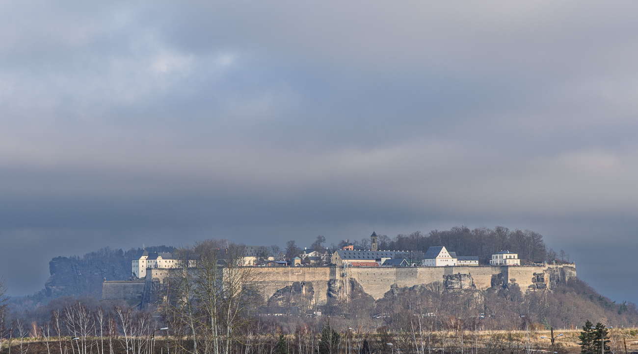 Die Festung K&ouml;nigstein vom Ausweich-Parkplatz Nr. 3 aus gesehen