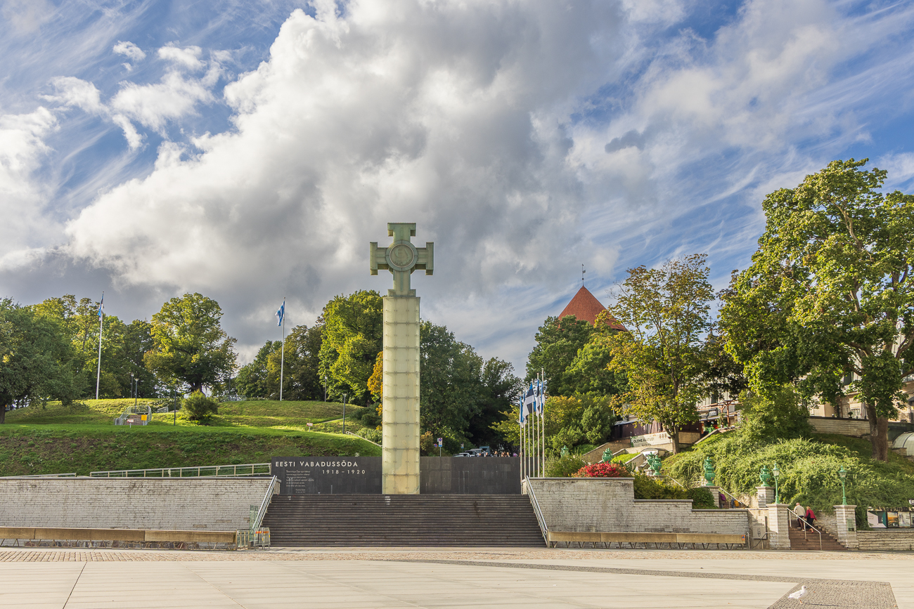 Der Freiheitsplatz (estnisch: Vabaduse väljak) ist der Unabhängigkeit der Republik Estland gewidmet und einer der bekanntesten Plätze von Tallinn. In seiner heutigen Form wurde der Freiheitsplatz am 20. August 2009, dem 18. Jahrestag der Wiedererlangung der Unabhängigkeit von der Sowjetunion, wiedereröffnet. Heute ist der Freiheitsplatz ein Verkehrsknotenpunkt und Veranstaltungsort zahlreicher öffentlicher Ereignisse.