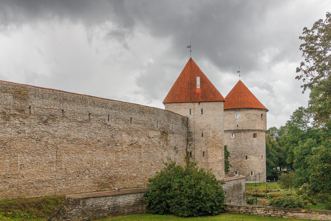 Ein Teil der Stadtmauer mit Wehrtürmen ...