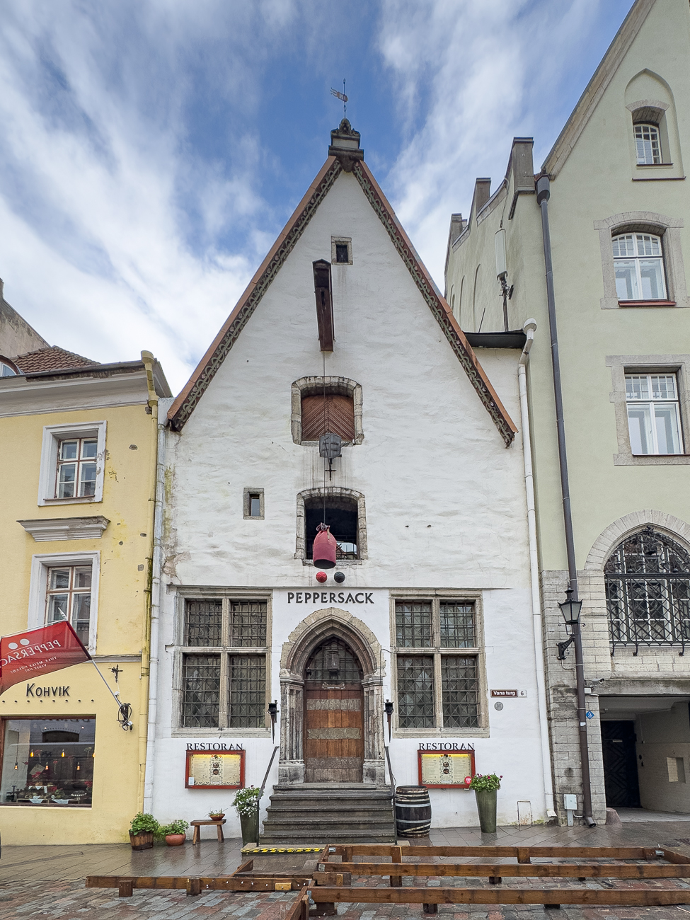 Der Peppersack ist ein denkmalgeschütztes Gebäude in der estnischen Hauptstadt Tallinn (deutsch Reval). Das Haus wird als Gaststätte genutzt.