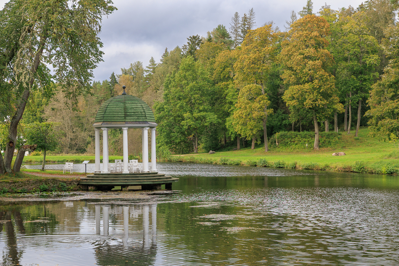 Pavillion am Teich