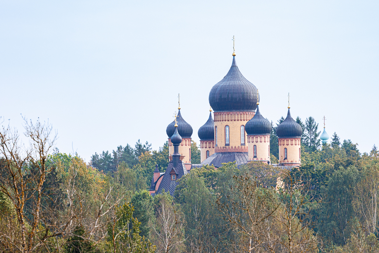 Am Nonnenkloster von Kuremäe