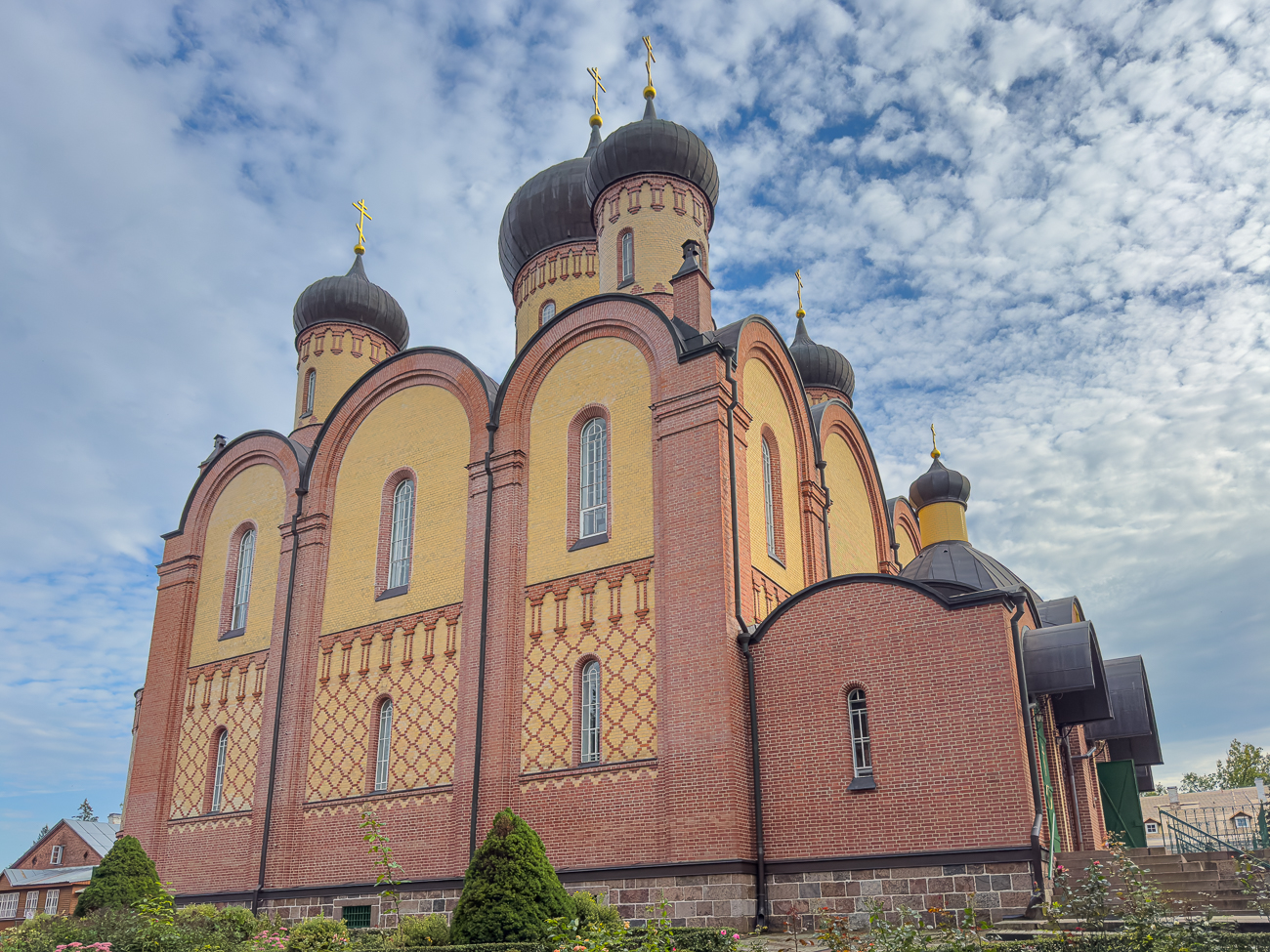 In den alten Zeiten befand sich hier ein für die Esten heiliger Ort, da unter dem Berg eine so genannte Opferquelle entspringt. Dem Quellwasser wird bis heute heilende Wirkung nachgesagt. In ihrem erfrischenden Wasser kann man bei Bedarf auch baden.