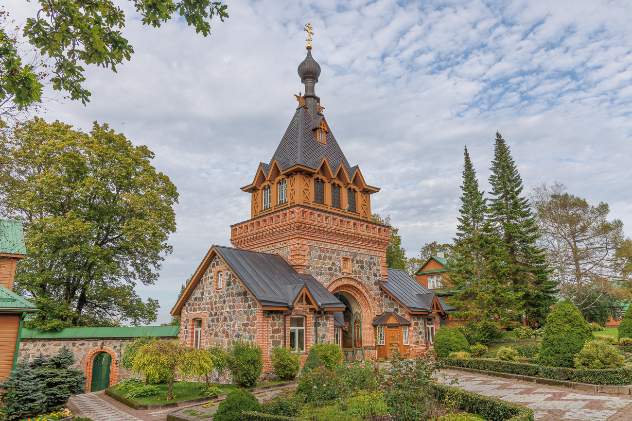 Auf Sagadi findet man ein Wald- und das Gutshof-Museum, die Naturschule, ein Hotel sowie ein Restaurant