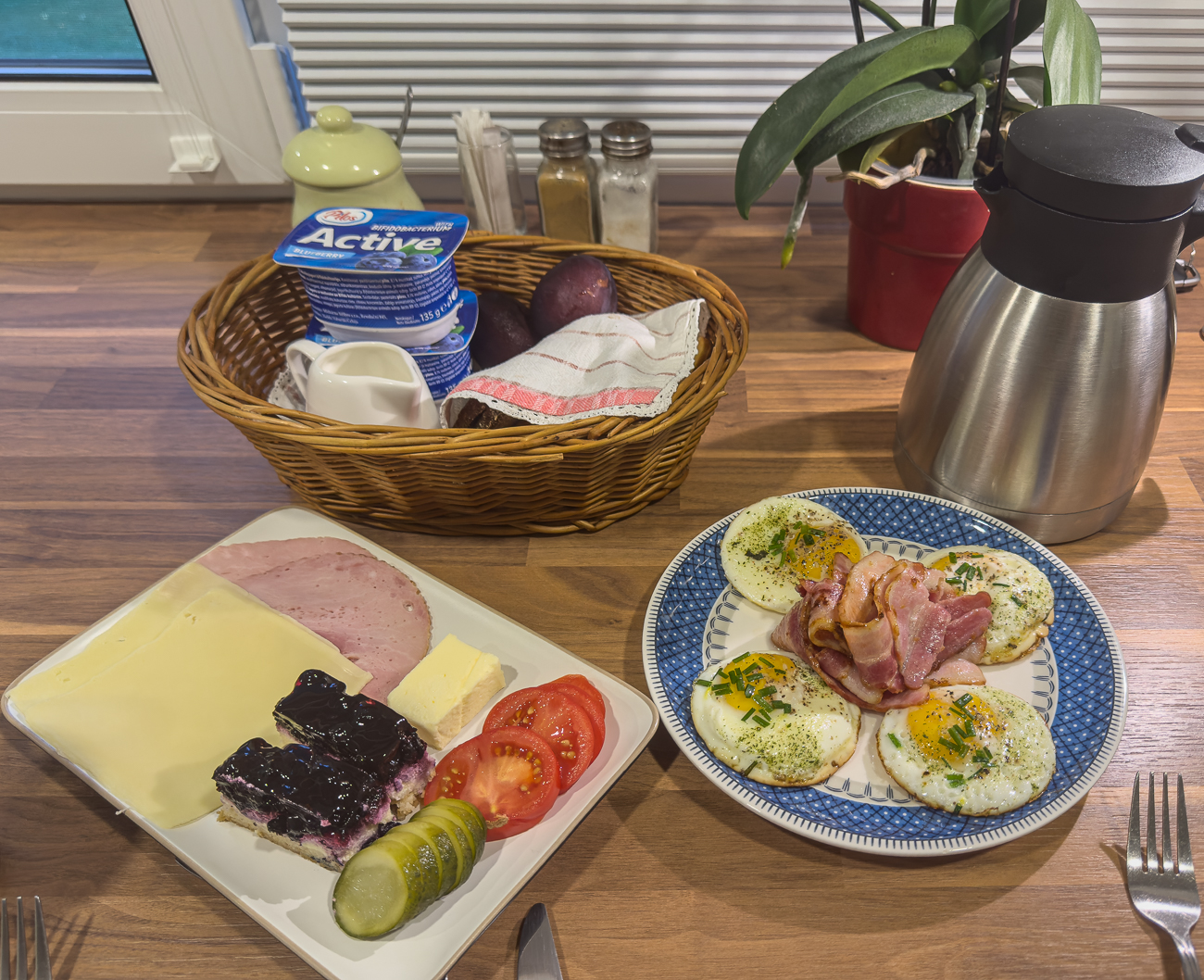 Unser Frühstück, von der Wirtin serviert